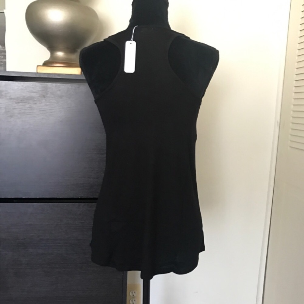 🍰Deep in the Heart" black & sliver graphic top XS - Picture 7 of 7